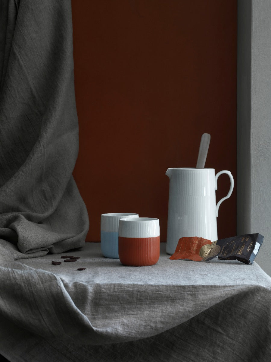 Royal Copenhagen Riflet Contrast krus, Dueblå - 33 cl. - Bahne